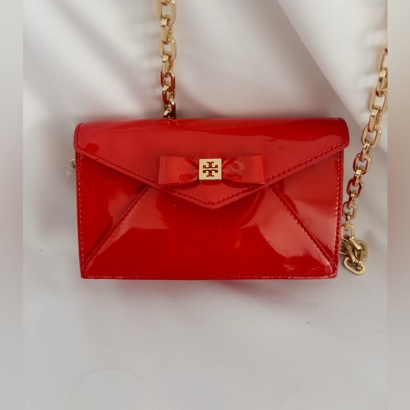 Tory Burch Lobster Patent Bow Envelope Crossbody Red Gold Chain - Picture 3 of 8